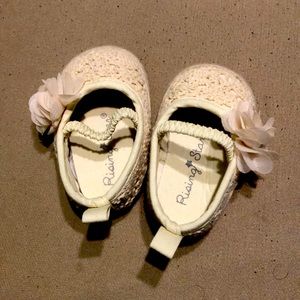 Baby crocheted crib shoes